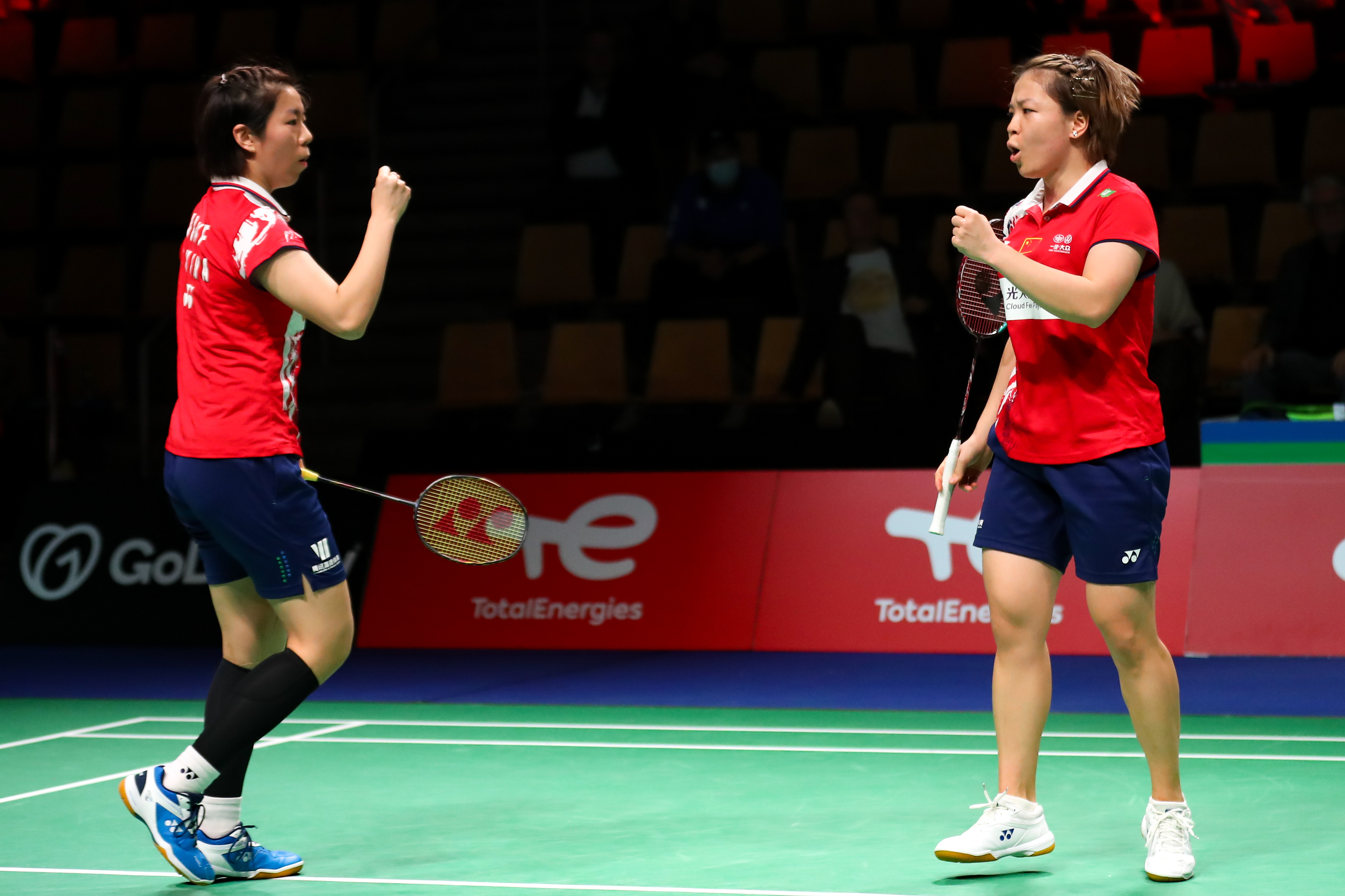 泰国队险胜中国队,黄鸭组合点燃赛场的简单介绍 泰国队险胜中国队,黄鸭组合点燃赛场的简单介绍