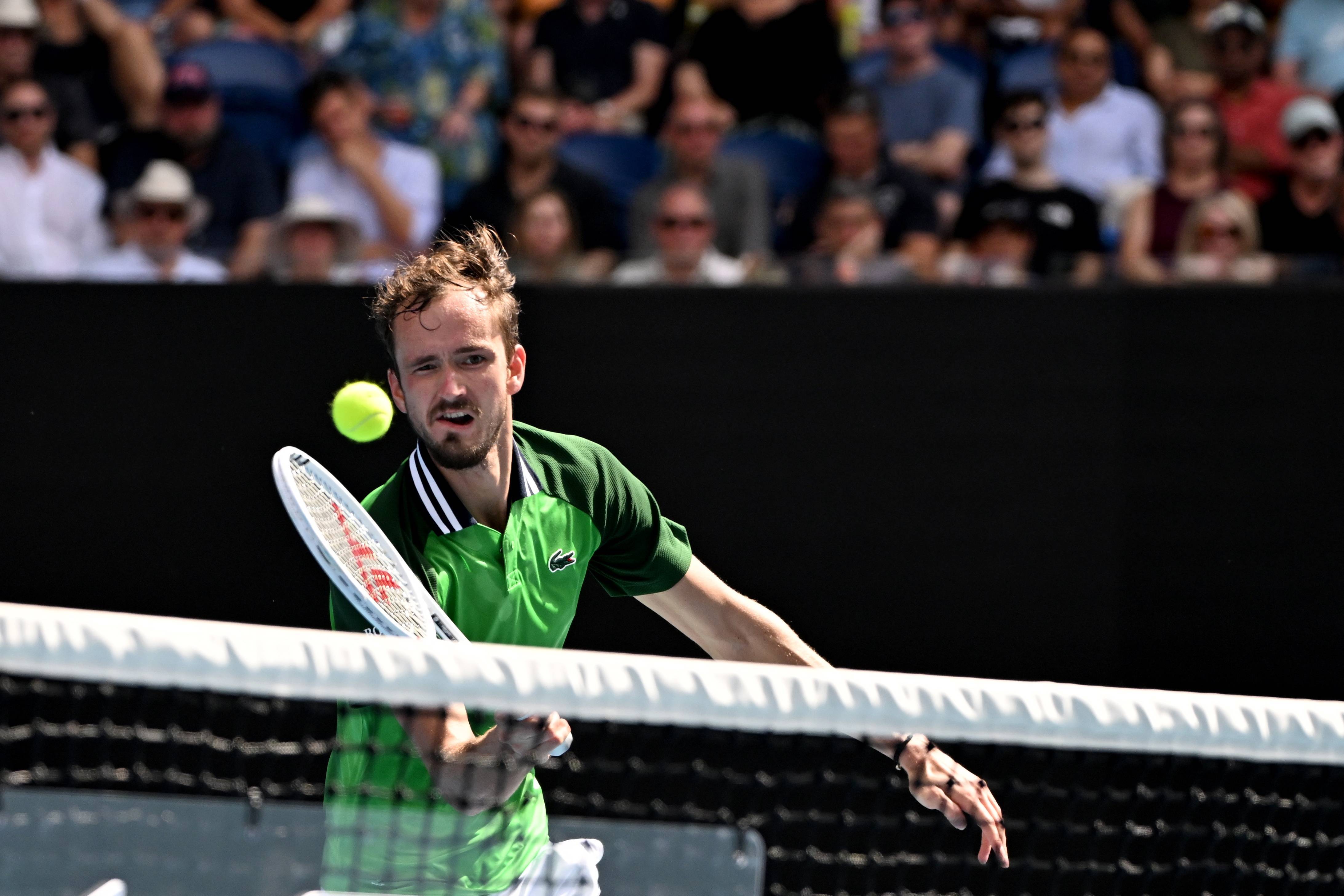 开云体育登录-包含澳网横扫戴维斯杯，梅德韦杰夫刷新纪录的词条